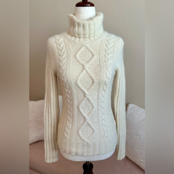 Banana Republic Sweaters - Banana Republic Vtg 03 Turtleneck Sweater Ivory Angora Wool Cable Knit Women’s S